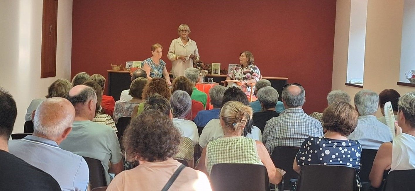 En la imagen, un momento de la velada literaria celebrada en La Casona. 