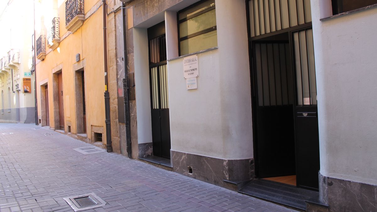 La fachada del Hogar, enmarcado en el casco antiguo de la ciudad, en los que fueran Almacenes Bonifacio | MAR IGLESIAS La fachada del Hogar, enmarcado en el casco antiguo de la ciudad, en los que fueran Almacenes Bonifacio | MAR IGLESIAS