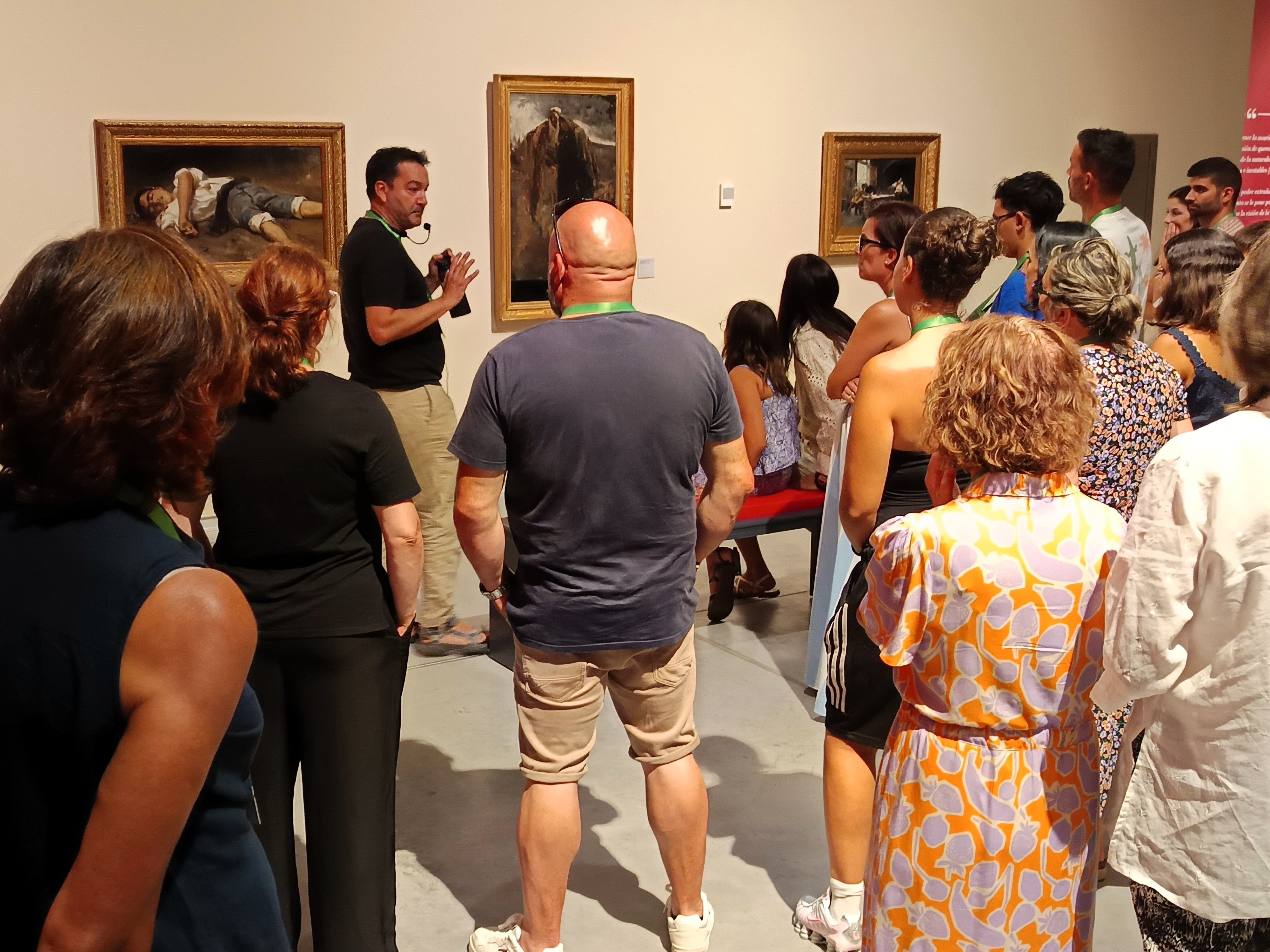 Una de las visitas guiadas a la muestra de Sorolla.