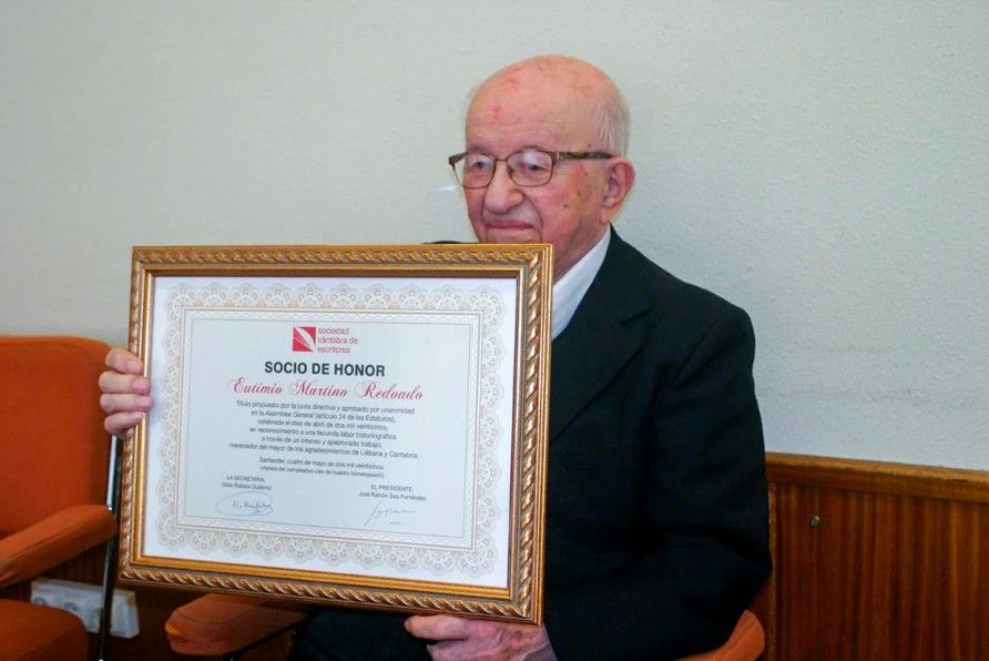 El reflexivo Eutimio Martino ha cumplido un siglo hace unas semanas y sigue en plena actividad, sumando investigaciones y, cierto, reconocimientos. | L.N.C.