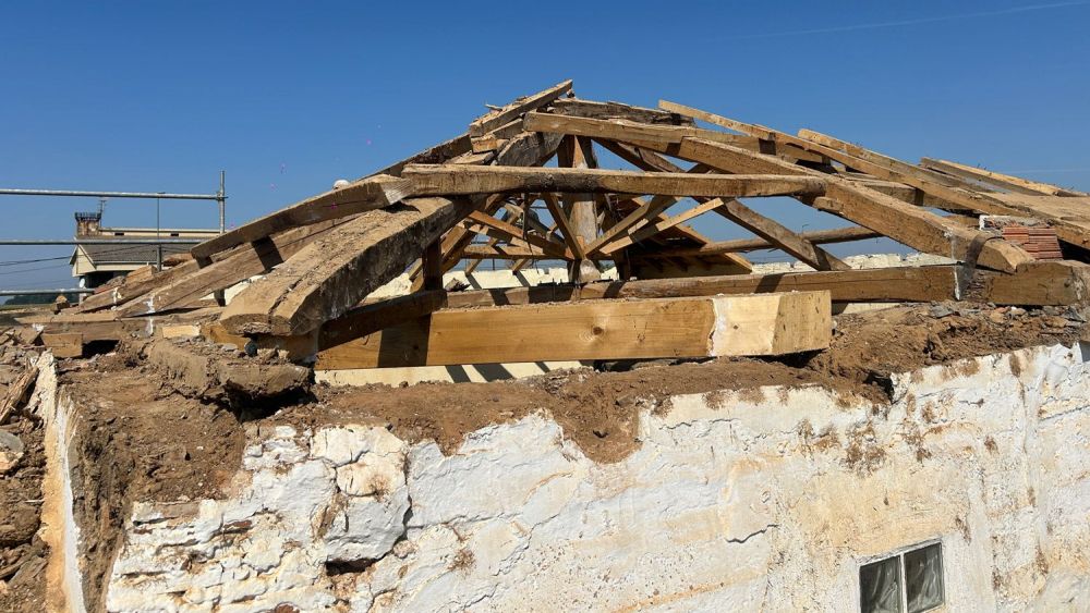 Estado que presentaba anteriormente el tejado de la ermita del Cristo de las Eras. | L.N.C. Estado que presentaba anteriormente el tejado de la ermita del Cristo de las Eras. | L.N.C.