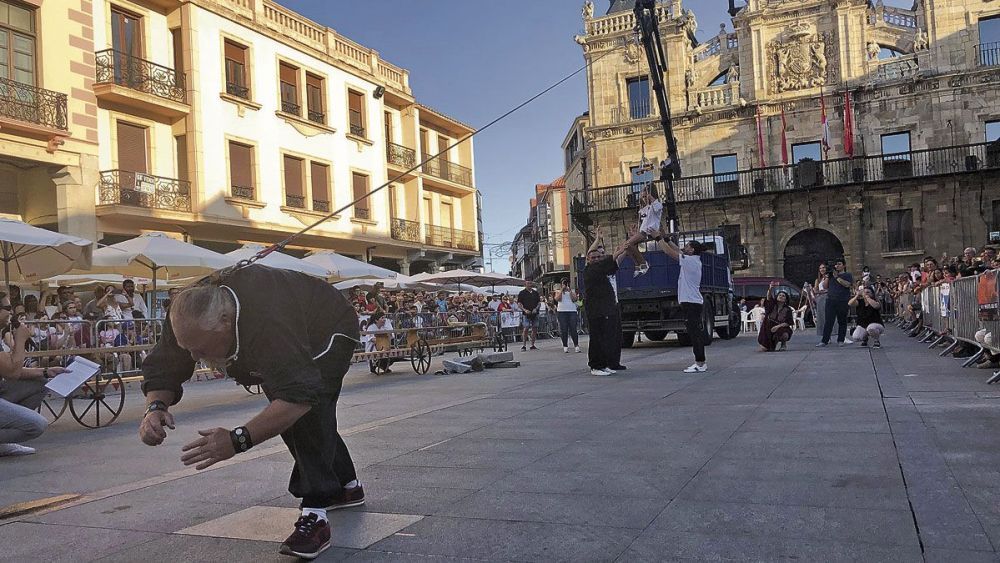 Luis Jiménez durante una demostración durante unas fiestas de otro año. | P.F.