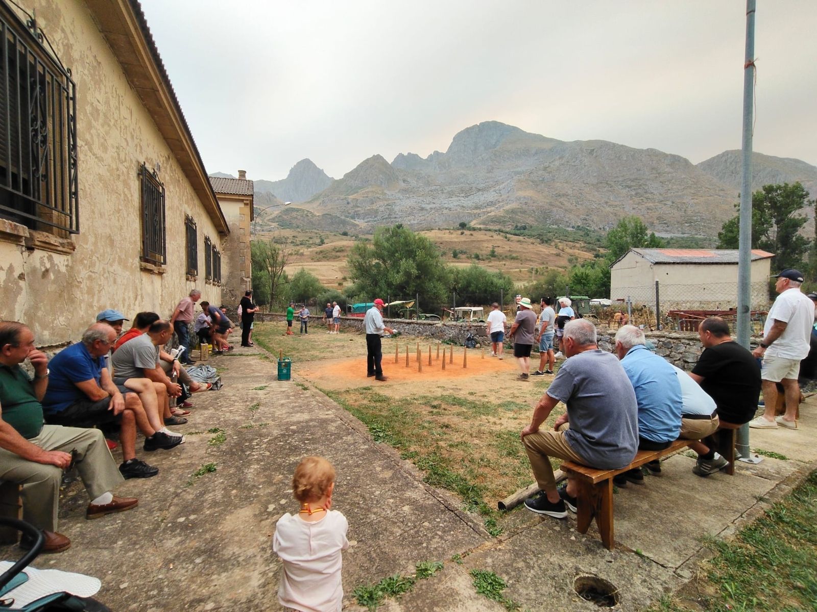 Aspecto que presentaba la bolera de Maraña en la competición por equipos 