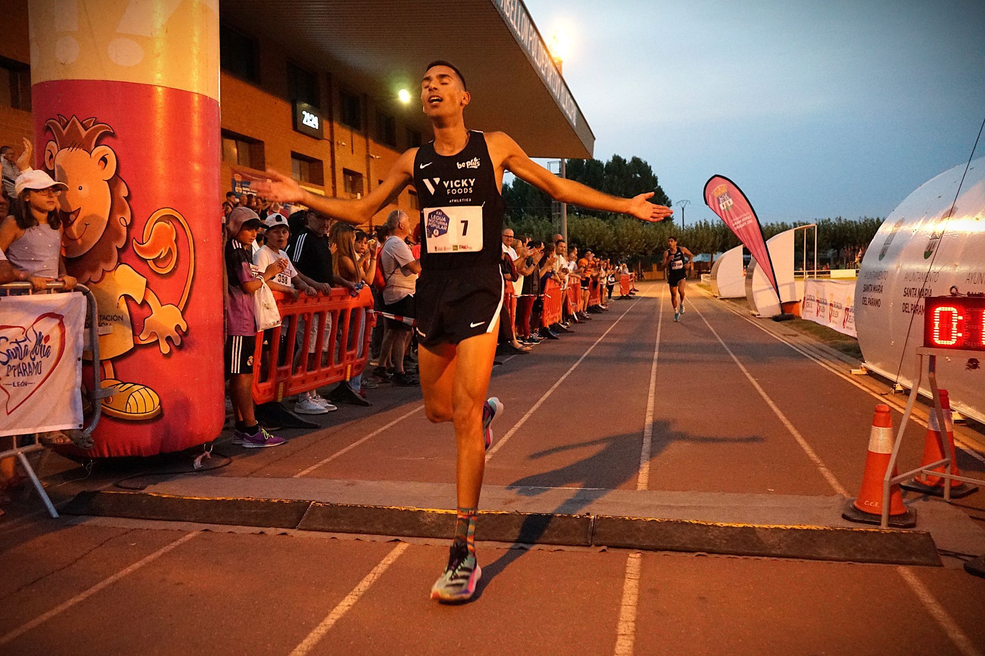 Entrada en meta del ganador. | L.N.C