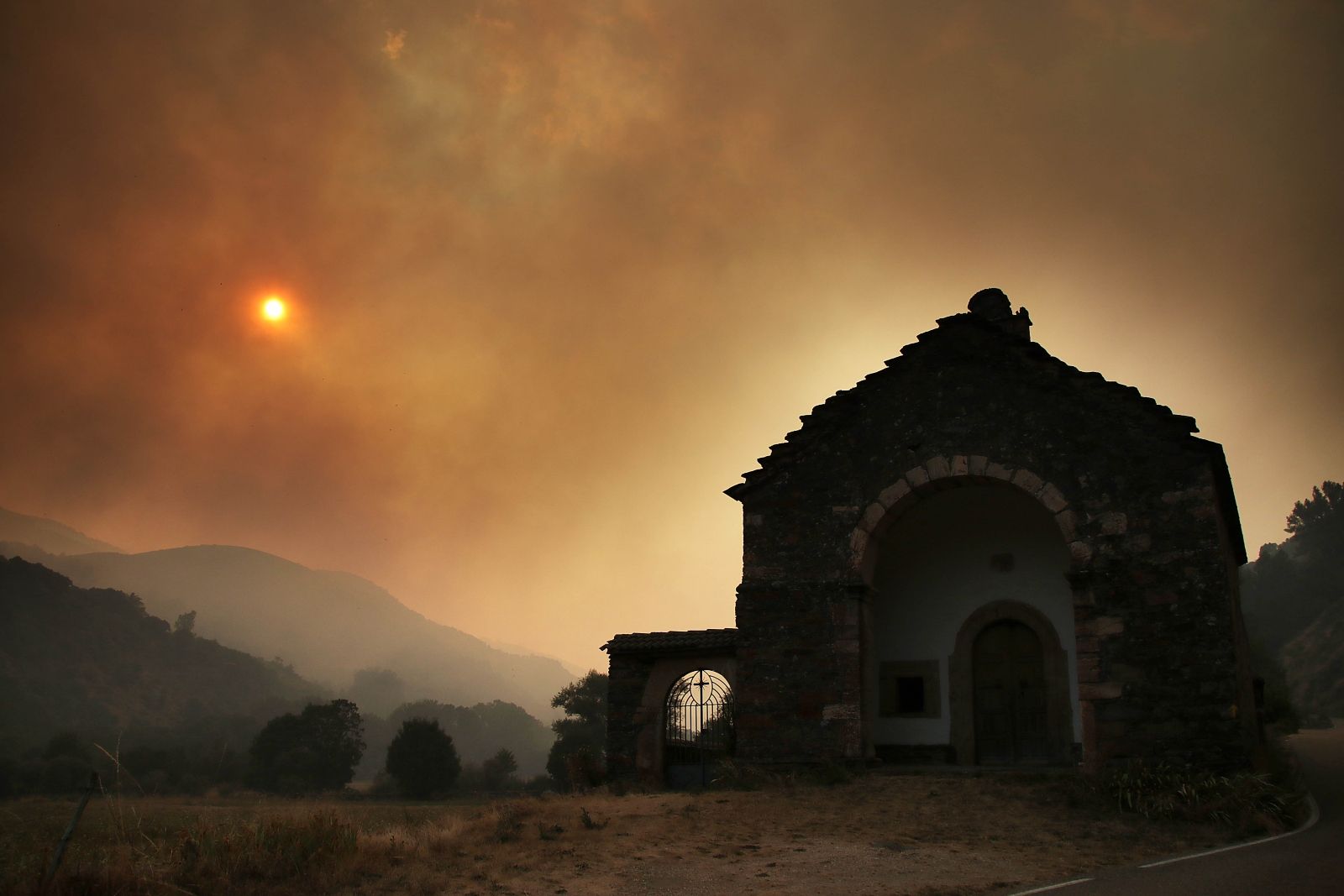 Incendio de Fasgar, el pasado mes de agosto. | PEIO GARCÍA (ICAL) Incendio de Fasgar, el pasado mes de agosto. | PEIO GARCÍA (ICAL)