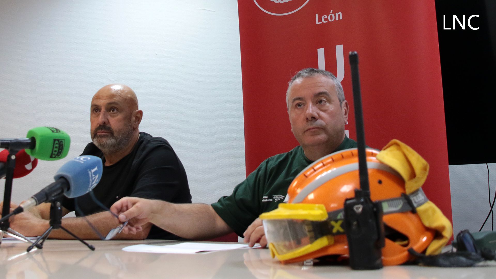 Un instante de la rueda de prensa de UGT de León sobre los incendios. | PEIO GARCÍA (Ical)