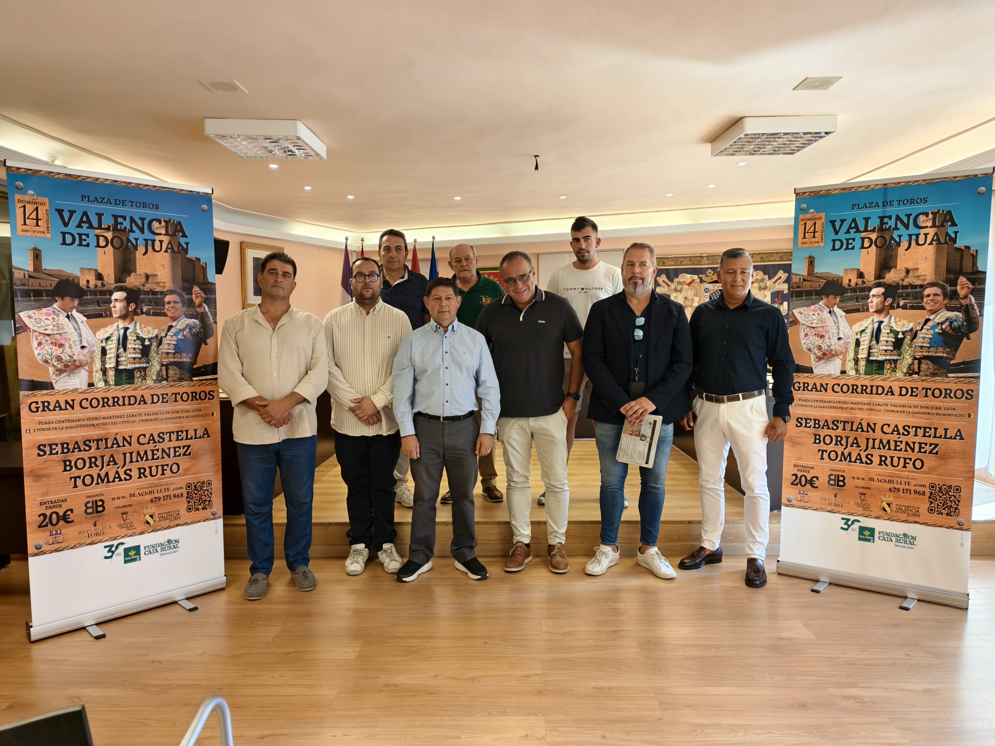 Presentación de la corrida de toros de las fiestas de Valencia de Don Juan. | A. RODRÍGUEZ