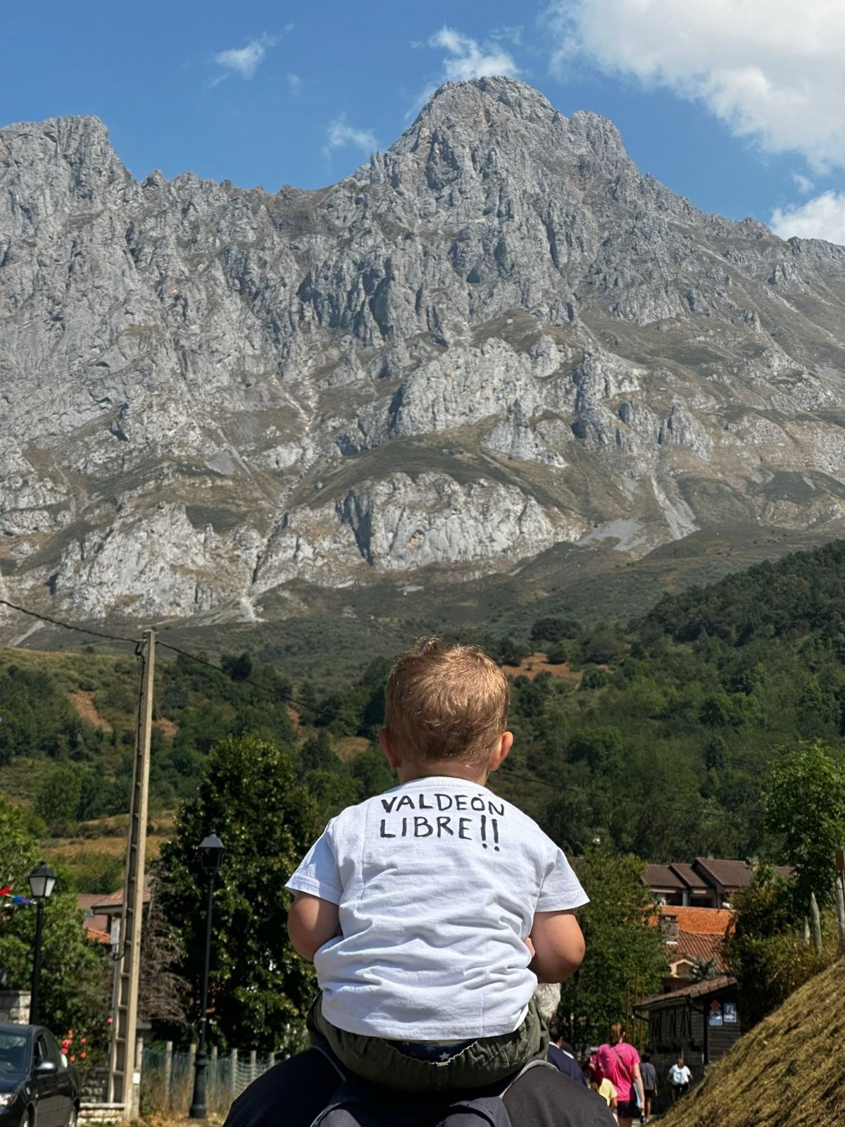 Protesta de vecinos del Valle de Valdeón contra las restricciones tras los incendios | L.N.C.