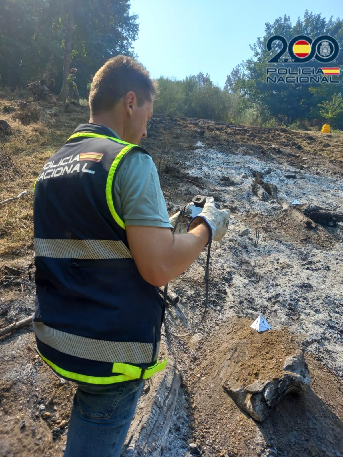 La Policía Nacional detuvo a un vecino de Bouzas por provocar un conato de incendio al quemar rastrojos | L.N.C.
