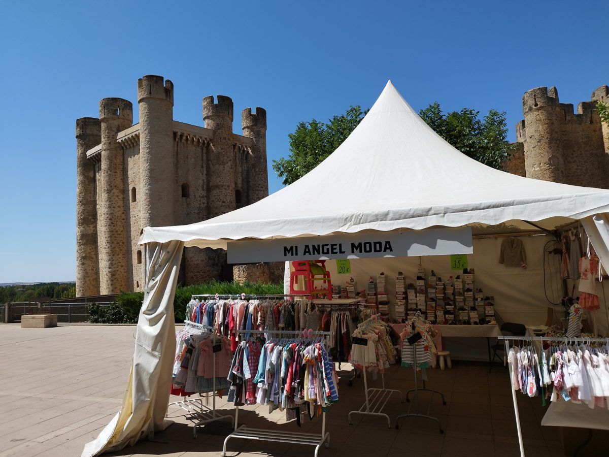 Uno de los puestos de la Feria del Stock en el Jardín de los Patos durante una edición anterior. | L.N.C.