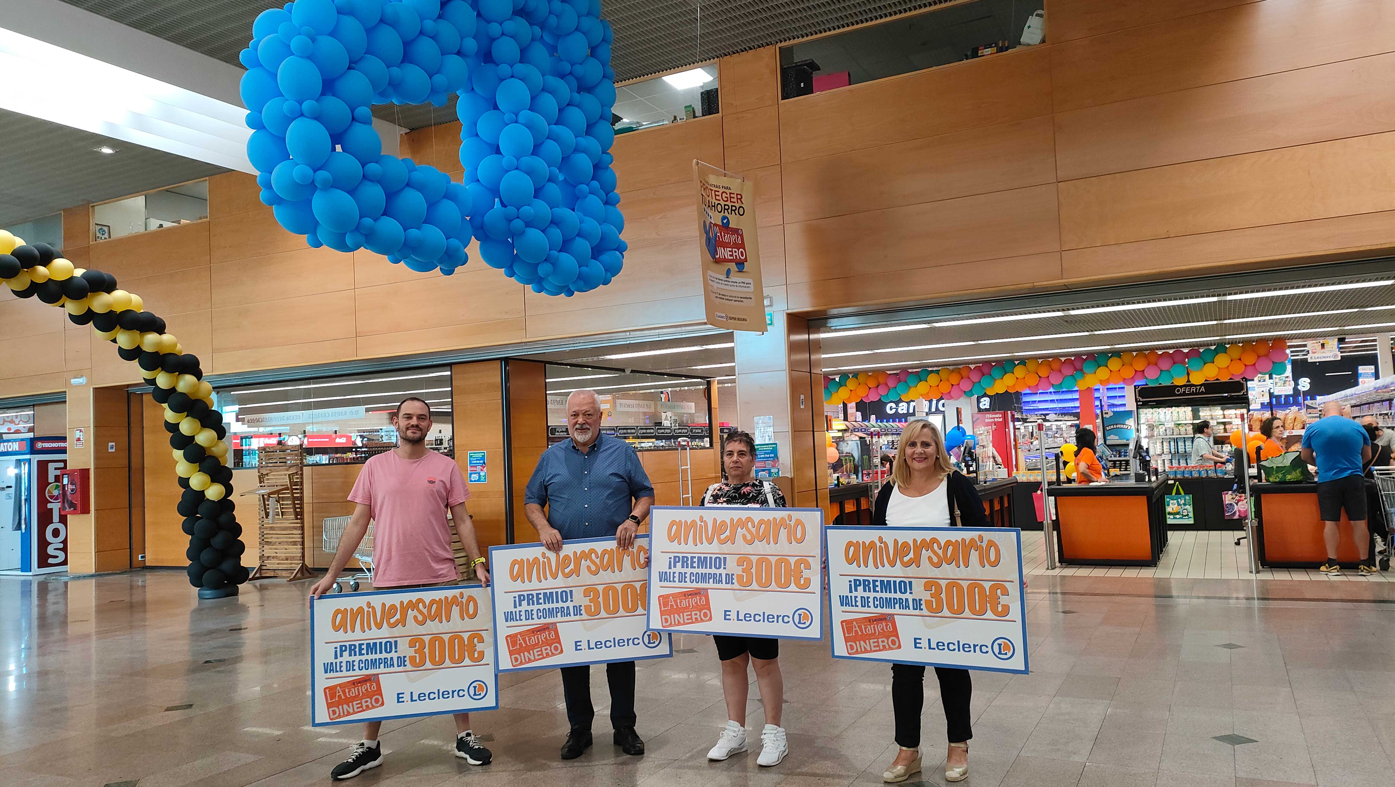 Entrega de vales. | L.N.C.