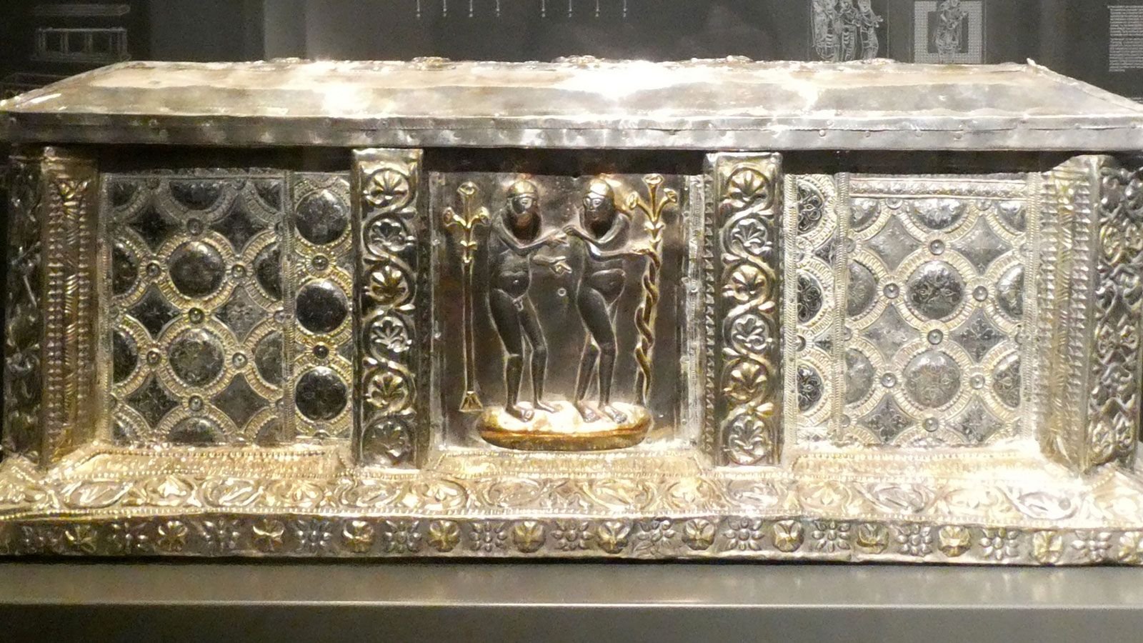 Detalle de la arqueta de san Isidoro. | GREGORIO FERNÁNDEZ CASTAÑÓN