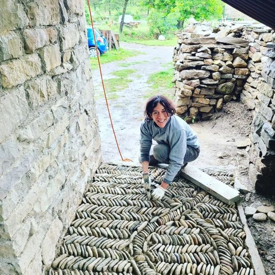 La investigadora, conservadora y restauradora Amara Carvajal es la docente.