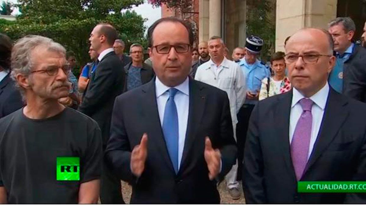 Hollande en su comparecendia ante los medios de comunicación tras el suceso. | abc.es
