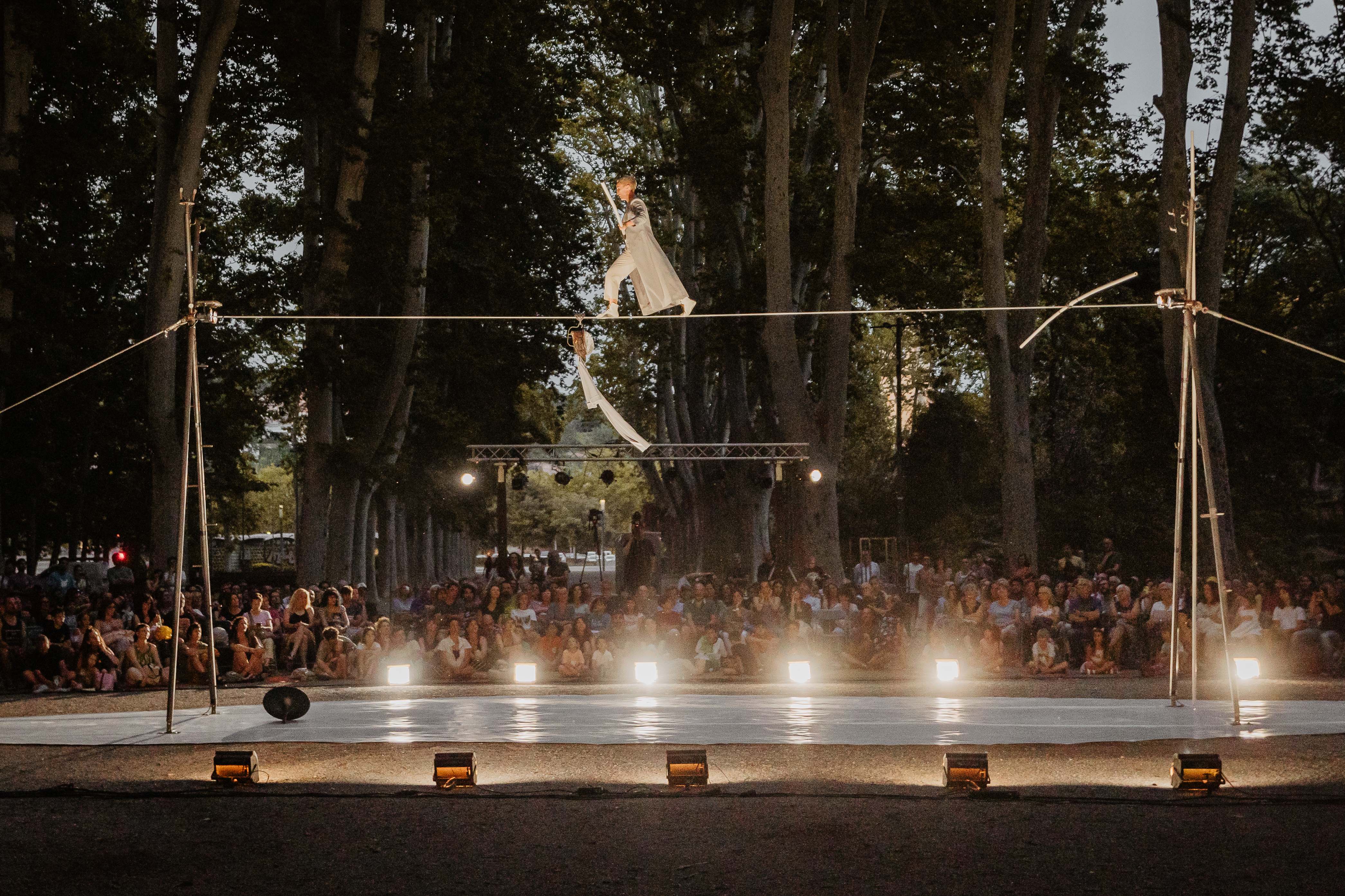 'Carena', un atrevido espectáculo de funambulismo.