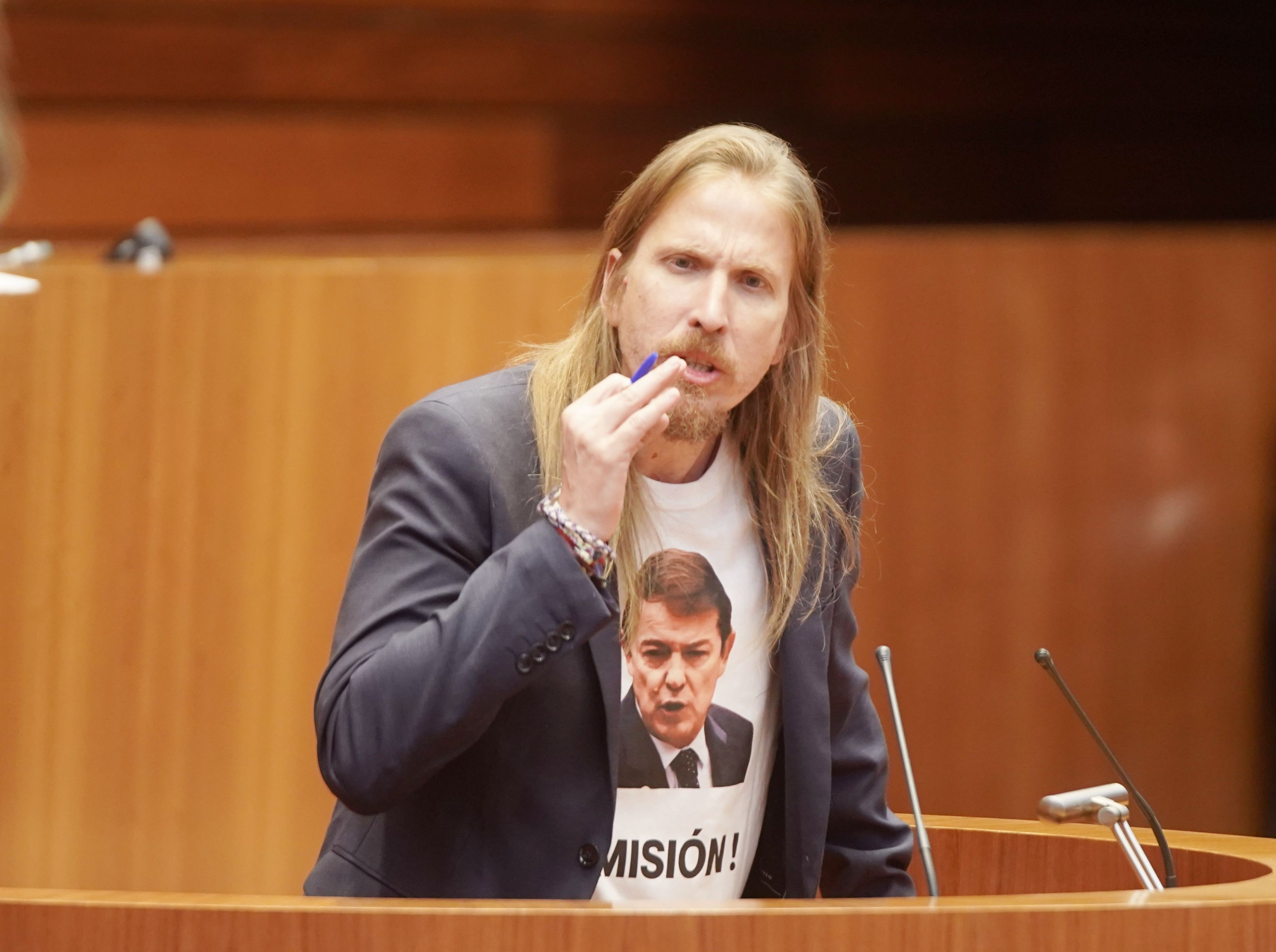 El procurador leonés de Podemos, Pablo Fernández, este viernes en las Cortes de Castilla y León. | ICAL