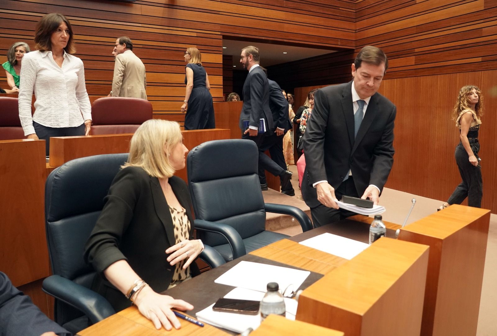 Comparecencia de Mañueco en las Cortes por la gestión de los incendios (12)