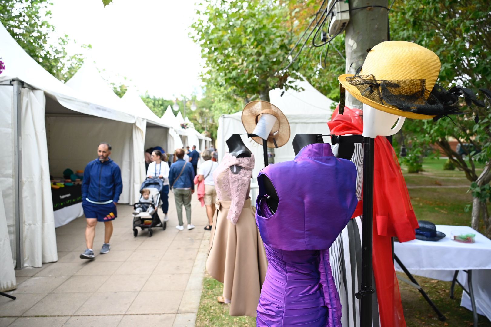 Numeroso público se dio este viernes cita en la primera jornada. | SAÚL ARÉN