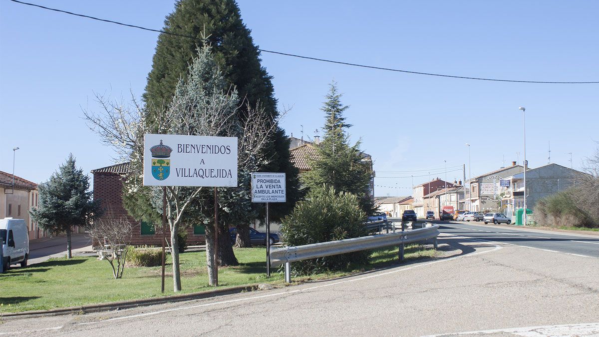 Entrada a Villaquejida por la N-630. | T.G.