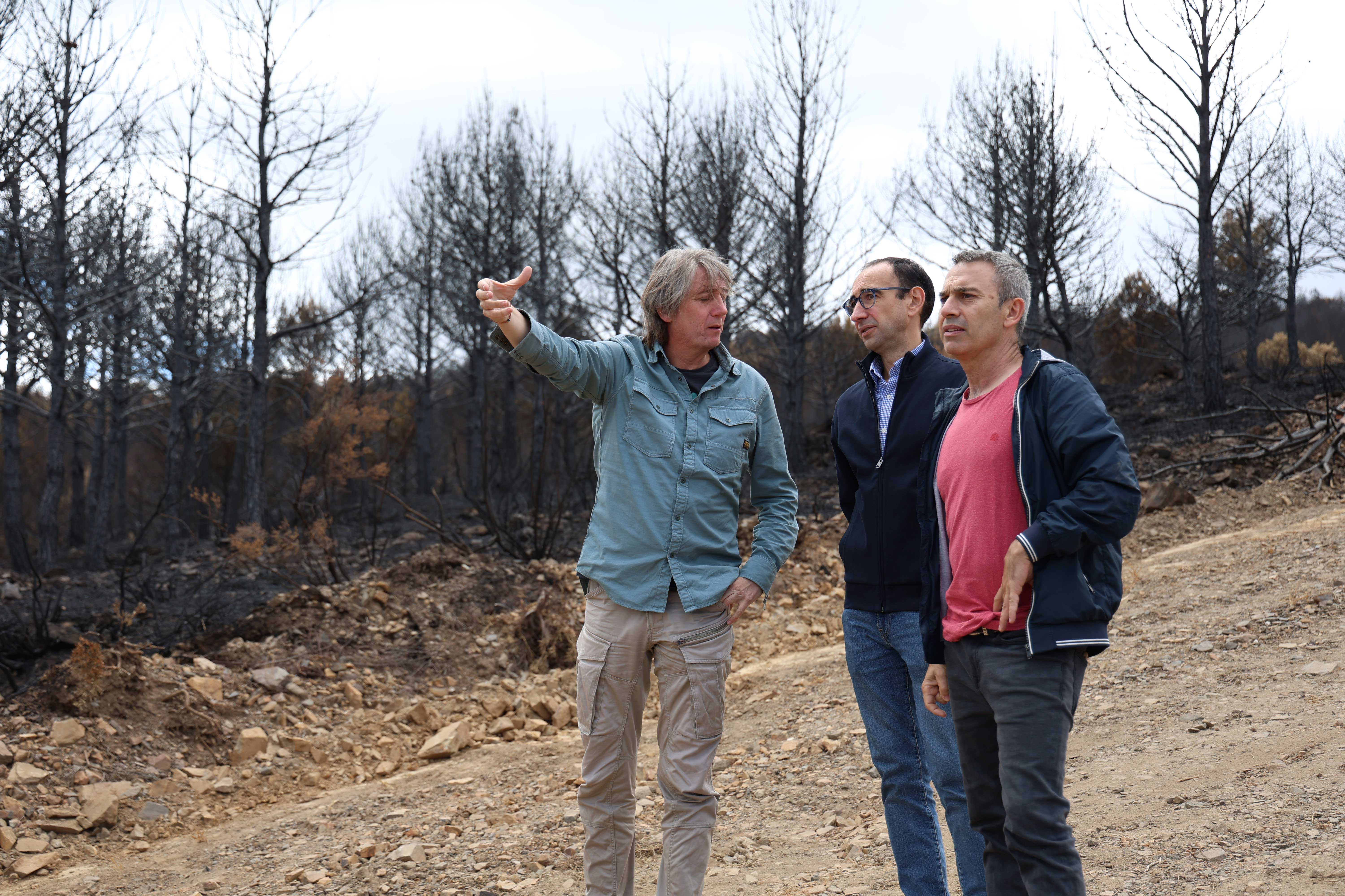 El secretario general del PSOE de Castilla y León, Carlos Martínez, visita La Alberca. | ICAL