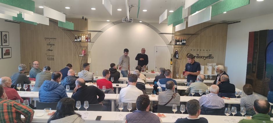 Una de las catas realizadas en la Bodega Gordonzello. | L.N.C.