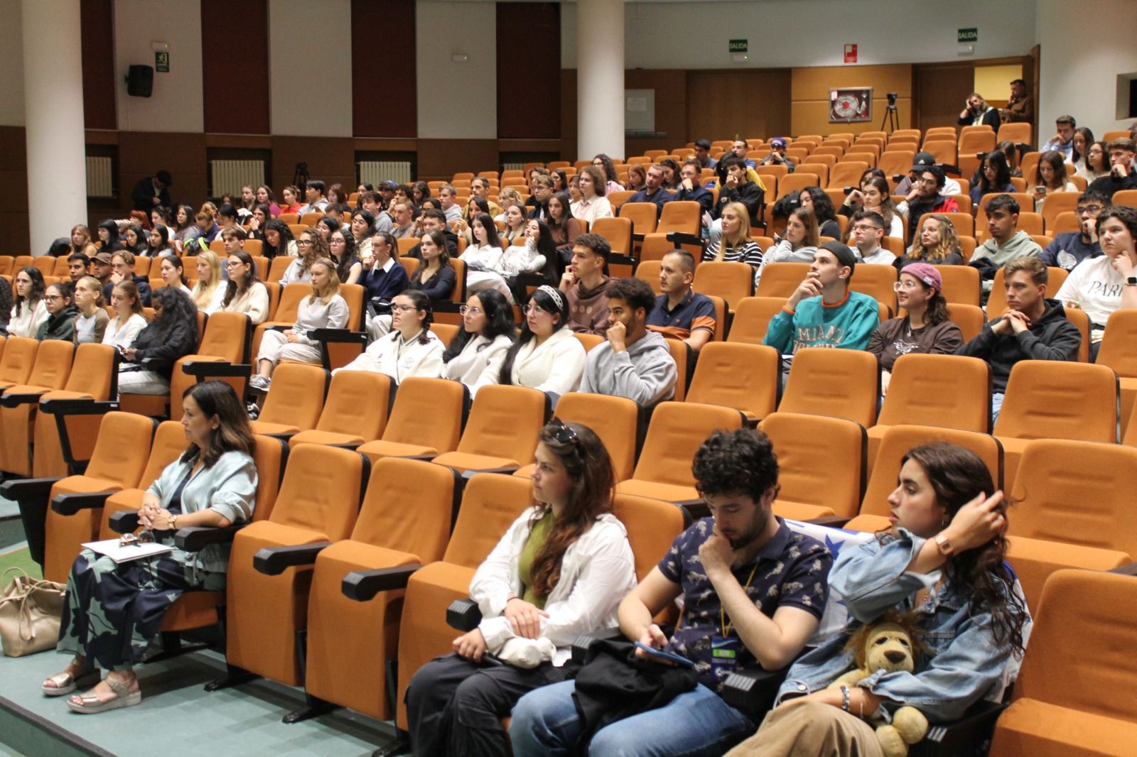 Acto de Bienvenida Estudiantes Internacionales ULE Acto de Bienvenida Estudiantes Internacionales ULE