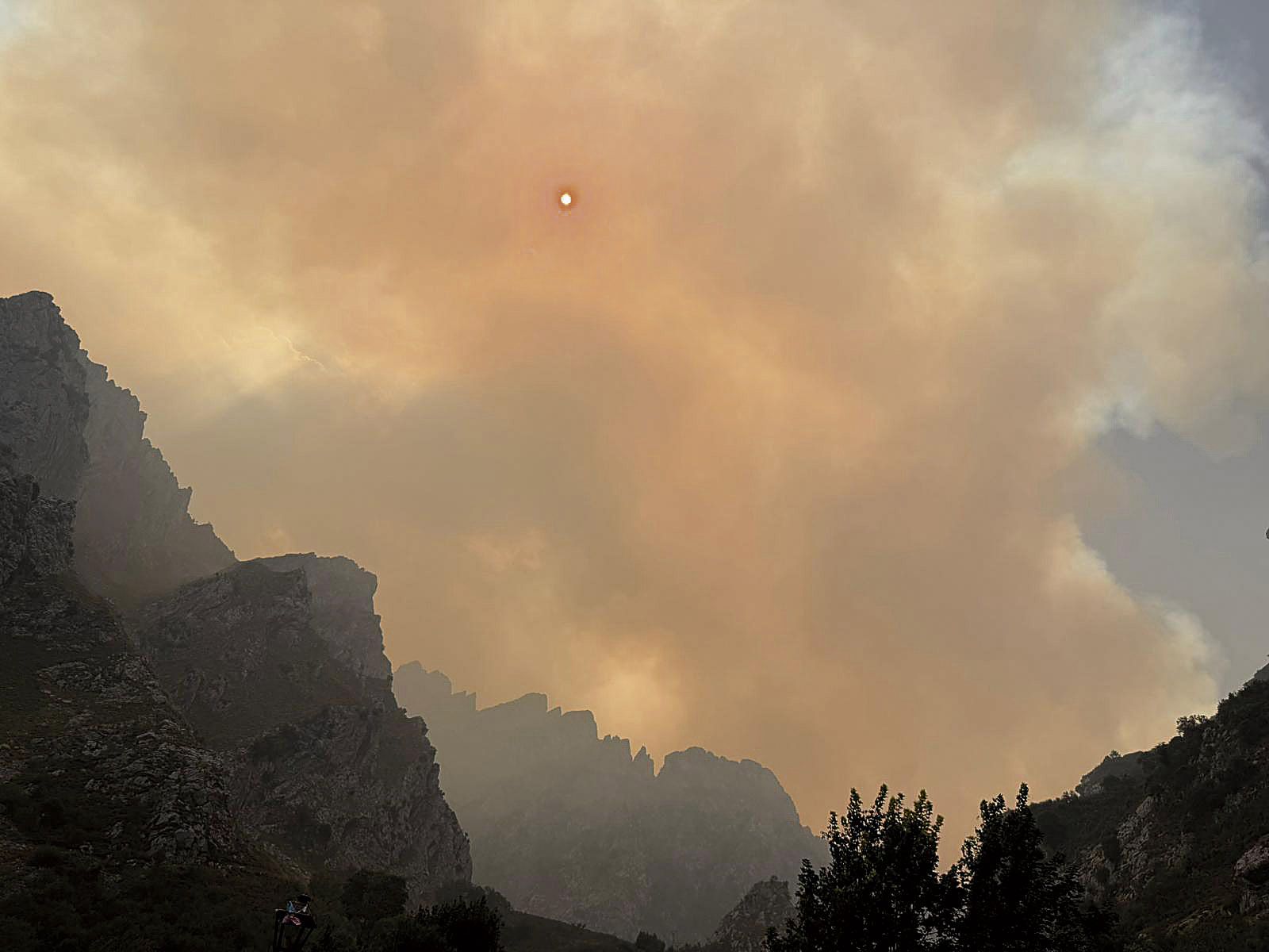Caín, enclavado en pleno corazón del Parque Nacional de Picos de Europa, vivió durante varios días lo más parecido a un infierno |L.N.C.