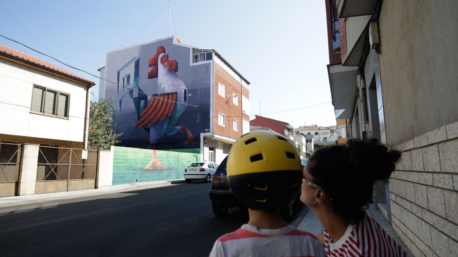 Una imagen del gallo plasmado por Dan Bonssai en La Bañeza. | FERNANDO OTERO