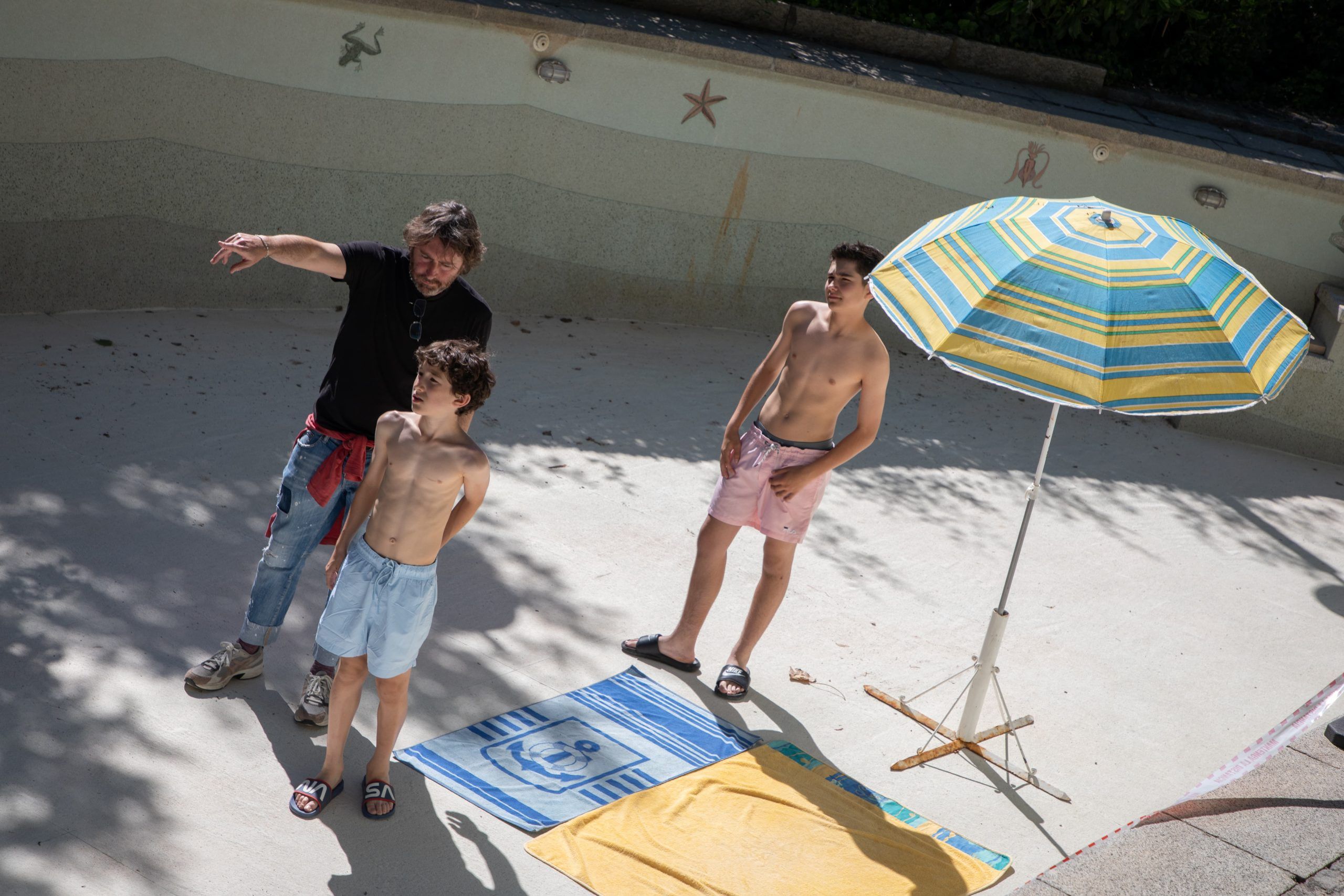 El director Daniel Sánchez Arévalo durante el rodaje de ‘Pipiolos’, cortometraje seleccionado como finalista del Festival de Cine de Astorga. | ACADEMIA DE CINE