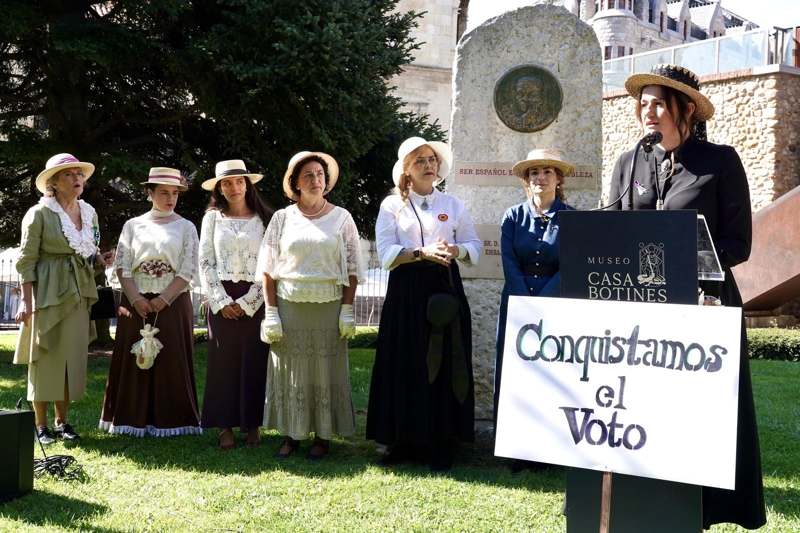  Recreación sufragista en la IV Feria Modernista de León