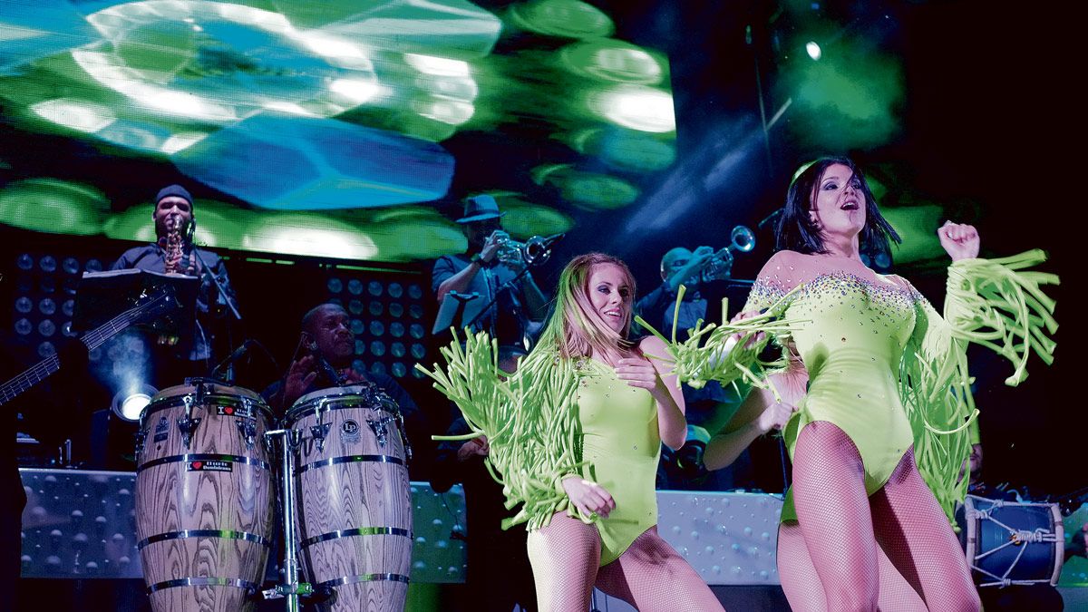 Imagen de archivo de un concierto de las fiestas de San Juan y San Pedro de León. | DANIEL MARTÍN