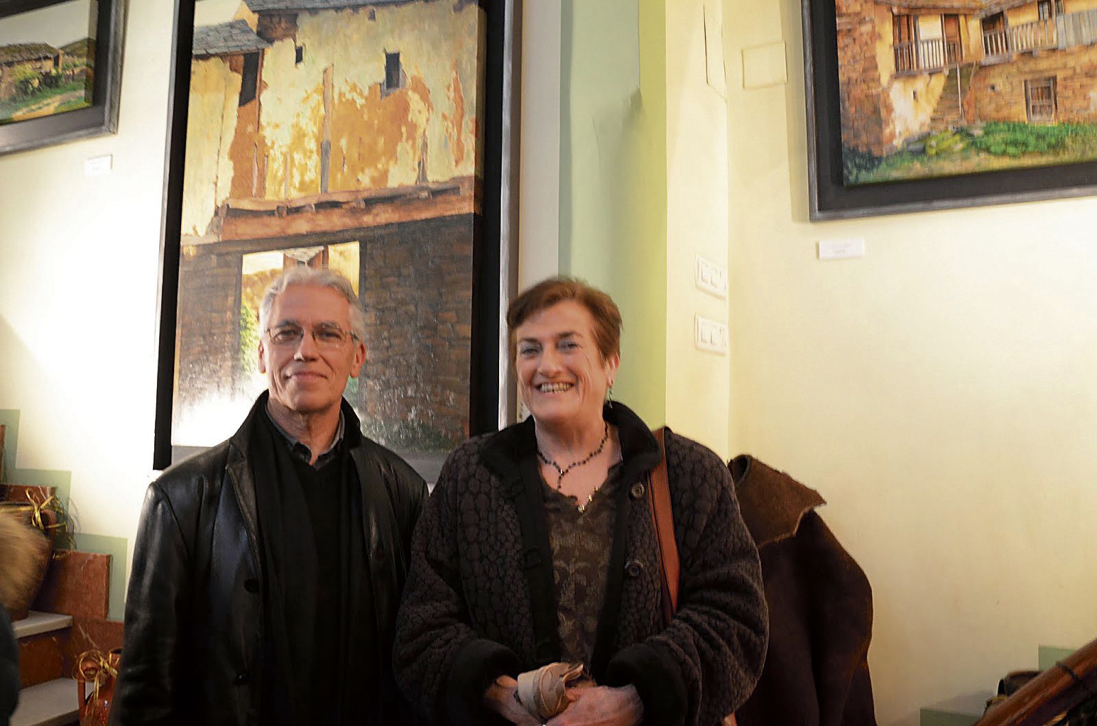 Severino Carbajo y Pilar Ortega en la inauguración de una exposición sobre el tema que han dedicado su trabajo, la arquitectura de Cabrera | ARCHIVO FAMILIAR Severino Carbajo y Pilar Ortega en la inauguración de una exposición sobre el tema que han dedicado su trabajo, la arquitectura de Cabrera | ARCHIVO FAMILIAR