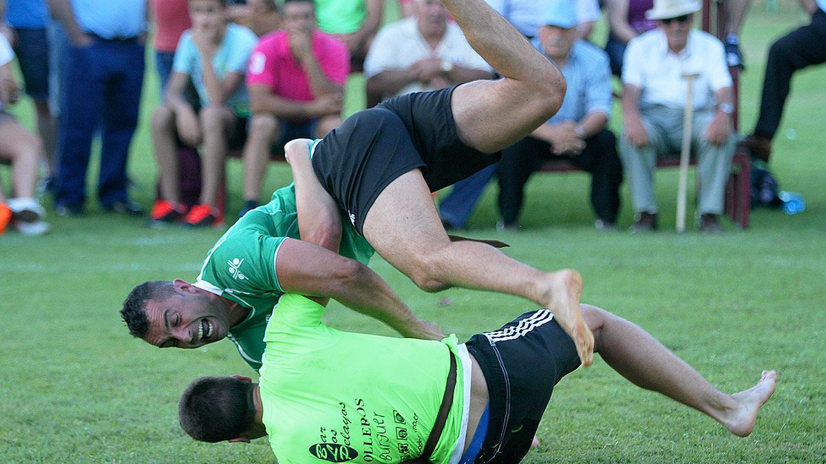 Un instante del corro de Vegas. | FRAN SABUGO