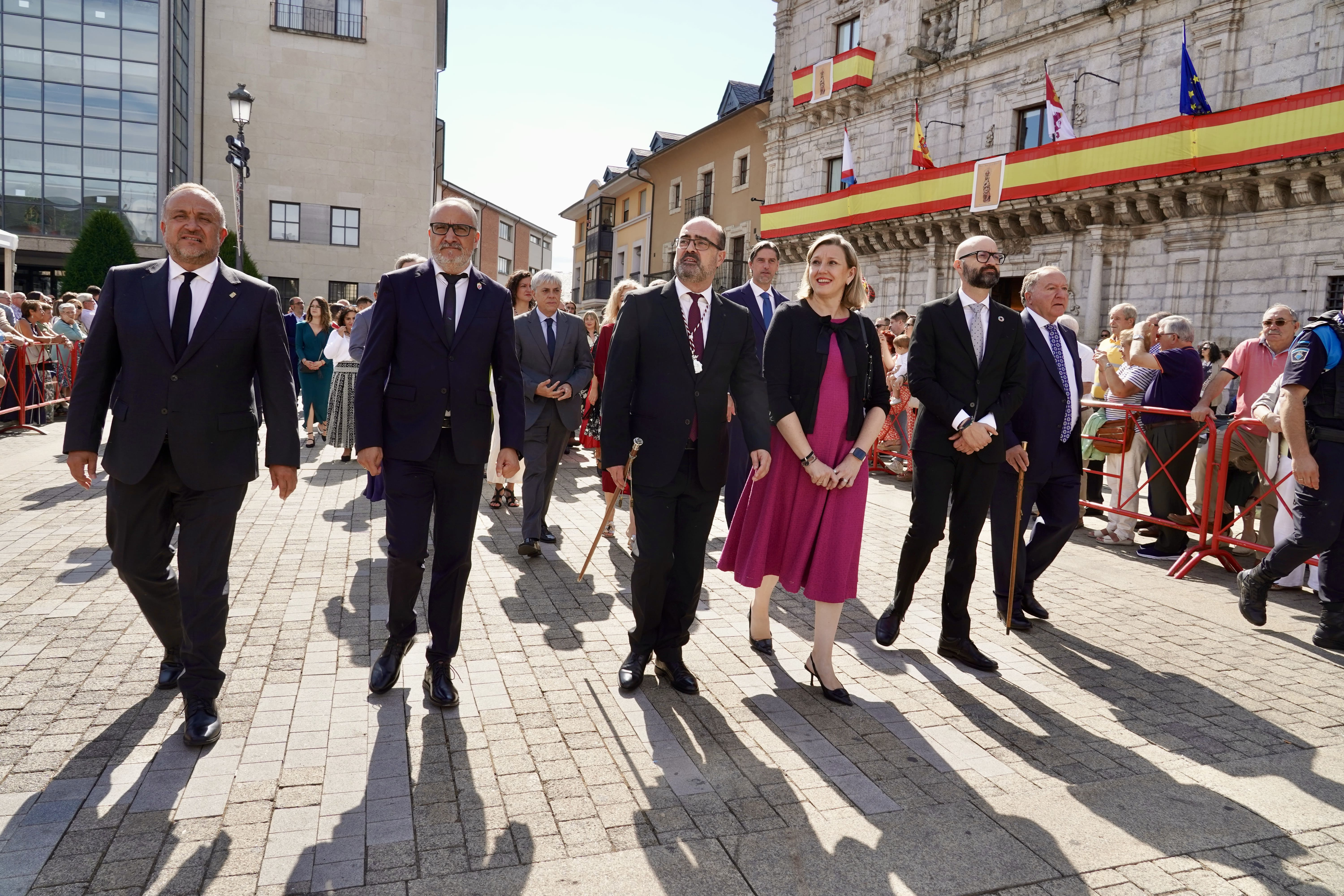 Autoridades políticas durante el Día de la Encina en Ponferrada. | CAMPILLO (ICAL)