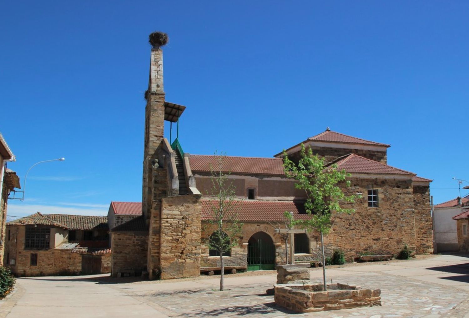 Iglesia de Murias de Pedredo | AYTO. SANTA COLOMBA DE SOMOZA 