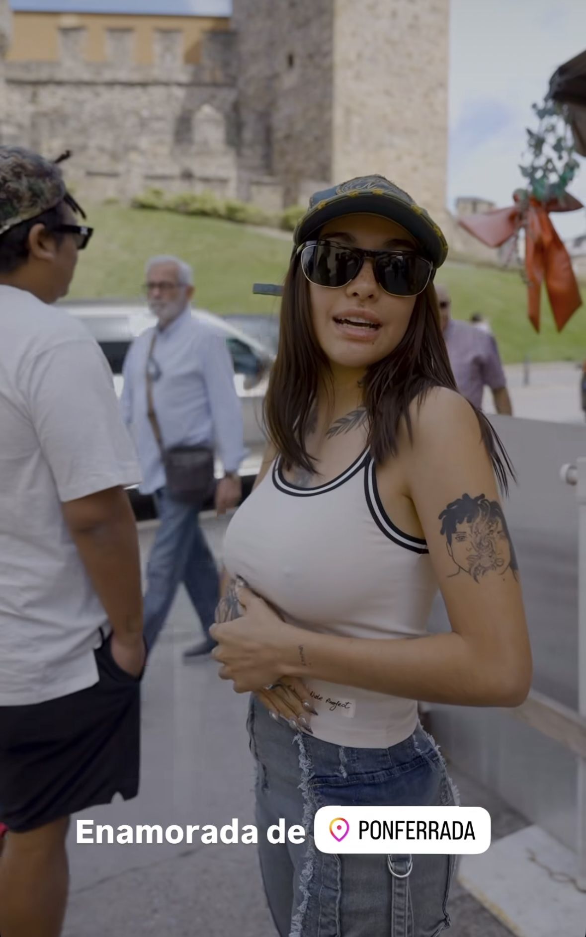 María Becerra frente al Castillo de los Templarios. | Instagram