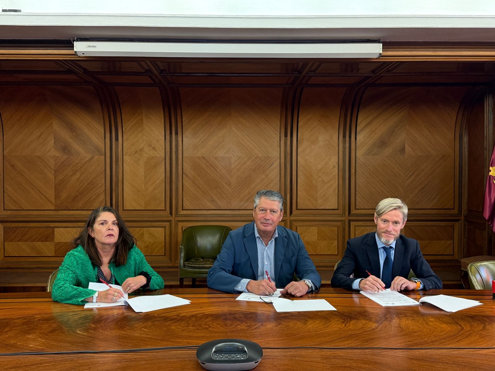 Firma del convenio entre el Ayuntamiento de León y la Universidad para la gestión de colonias felina Firma del convenio entre el Ayuntamiento de León y la Universidad para la gestión de colonias felina