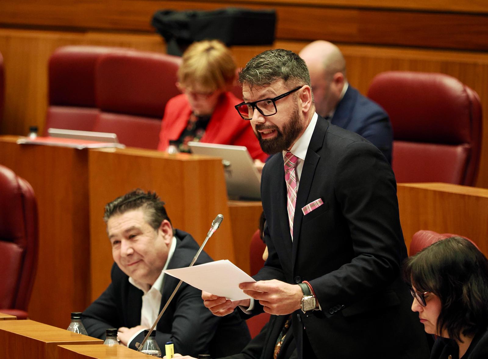 El procurador berciano de UPL, José Ramón García, durante una sesión plenaria en las Cortes de Castilla y León | L.N.C.