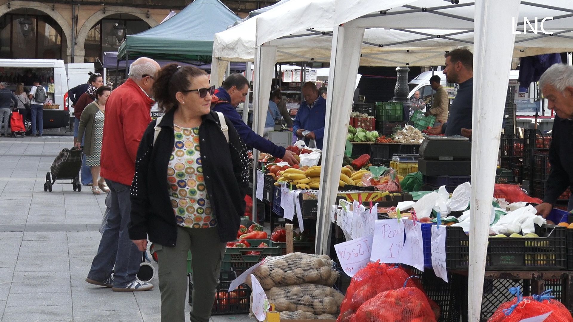 El mercado tradicional vuelve a la Plaza Mayor El mercado tradicional vuelve a la Plaza Mayor