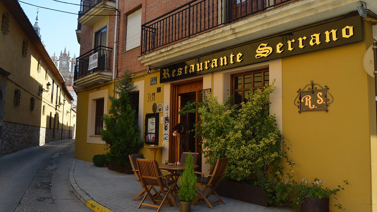 El restaurante está ubicado en el centro de Astorga, a cien metros de la Catedral. | PATRICIA FERRERO