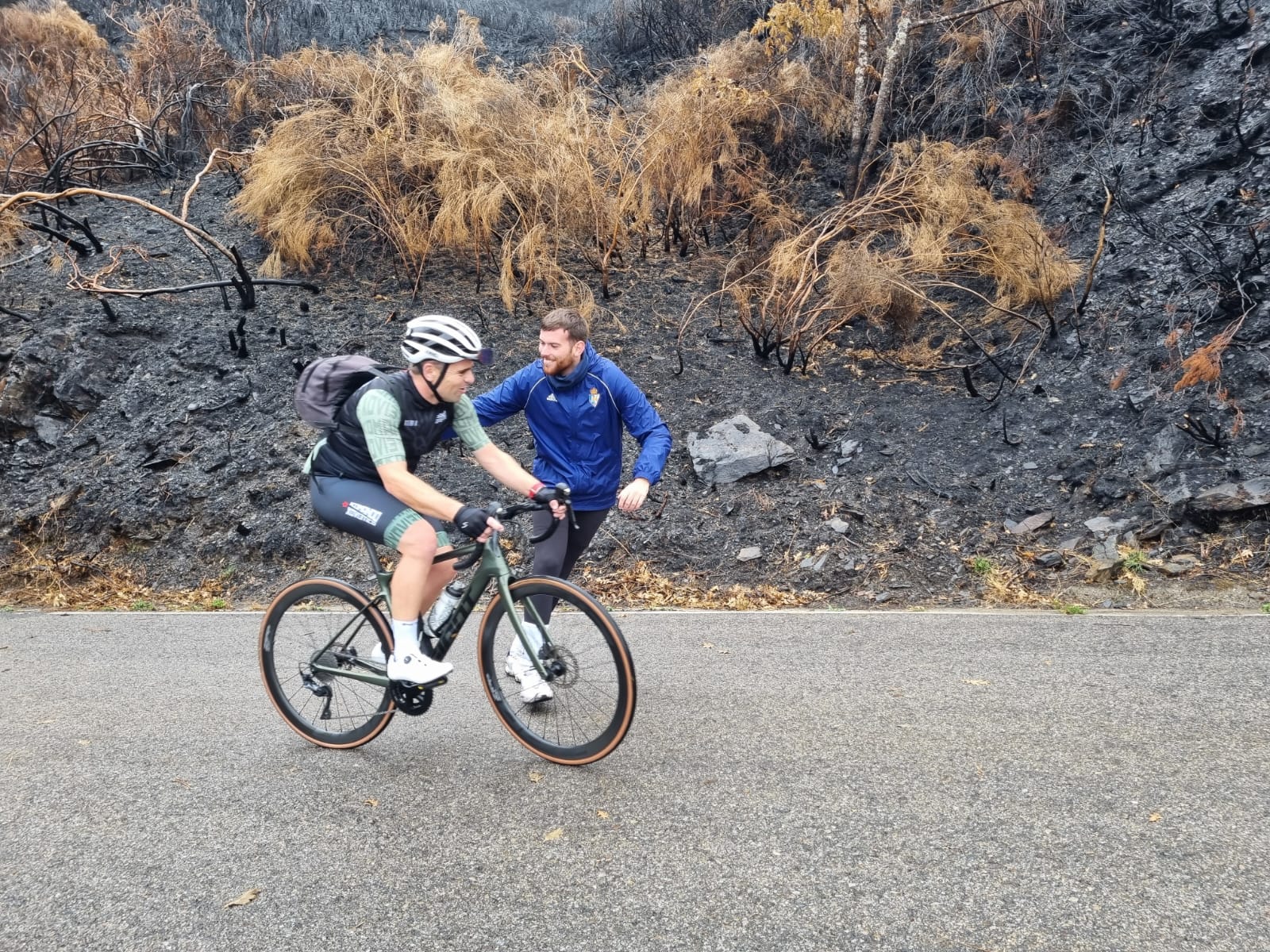 Aficionados bercianos disfrutando de los momentos previos