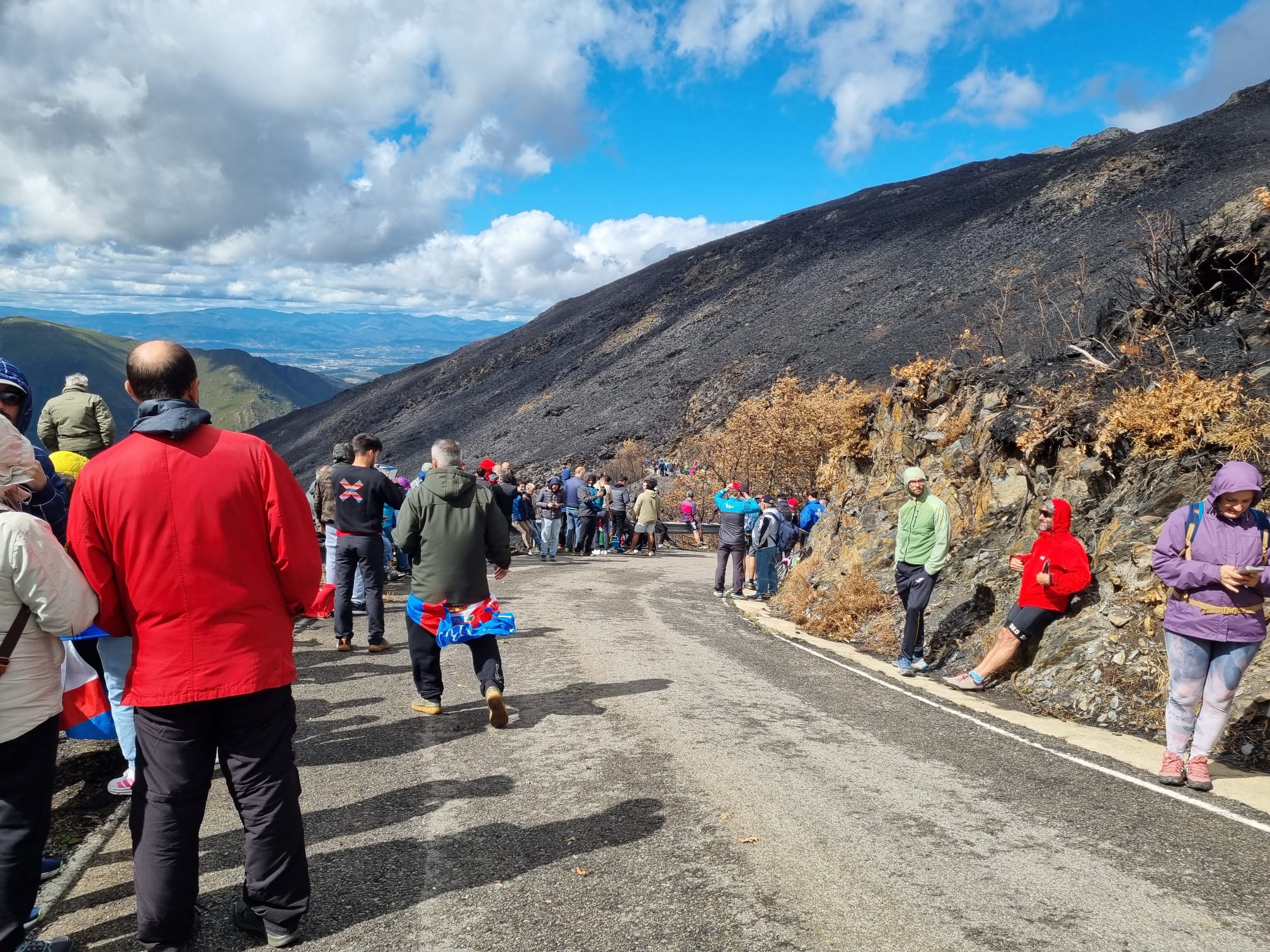 Aficionados bercianos esperando a los protagonistas