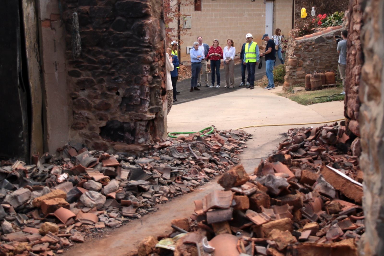 Isabel Blanco visita incendio de Molezuelas de la Carballeda Castrocalbón (1)