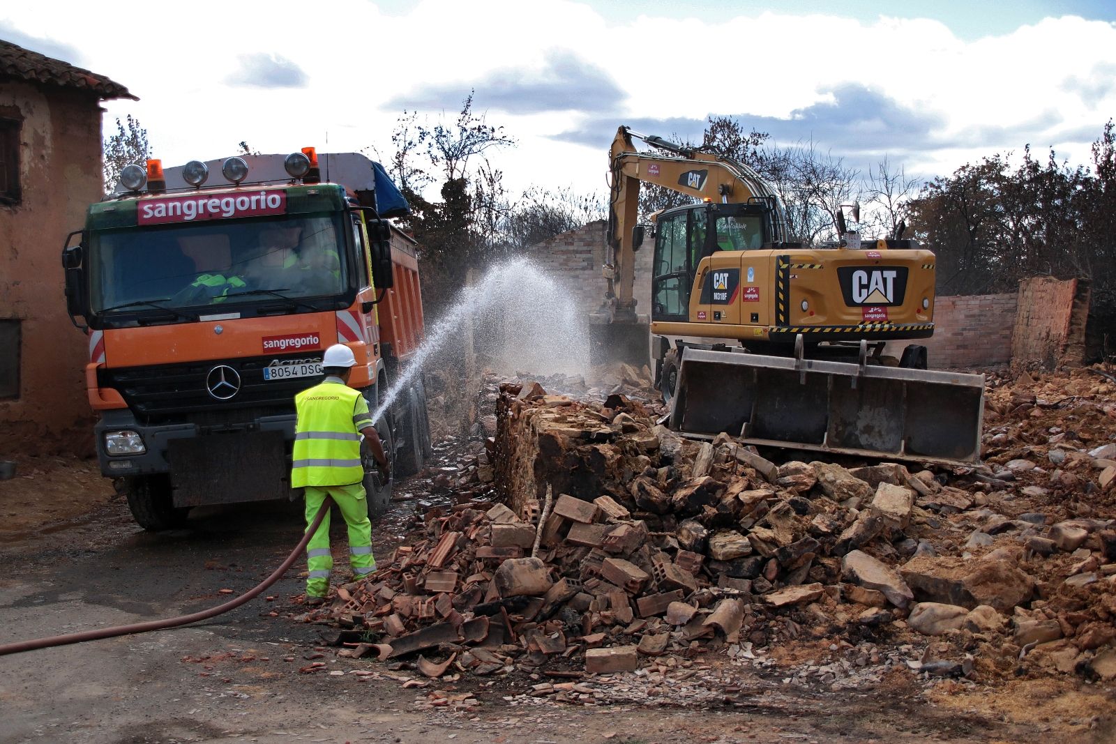 Isabel Blanco visita incendio de Molezuelas de la Carballeda Castrocalbón (2)
