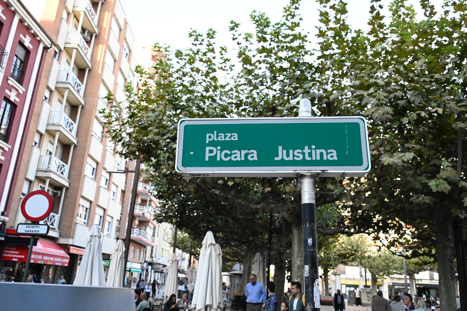 La Pícara Justina forma parte de esa parte femenina del callejero leonés. | SAÚL ARÉN