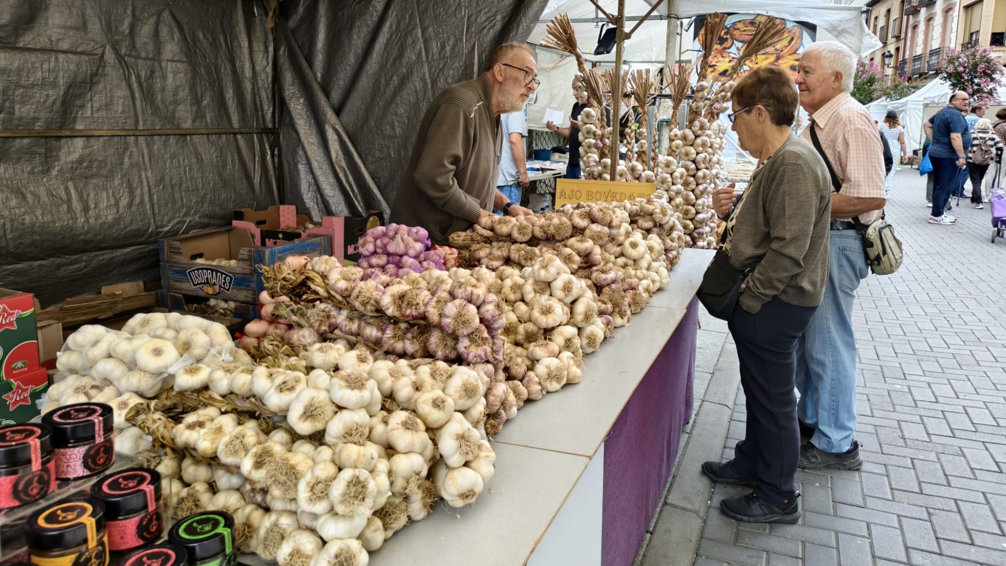 La feria cuenta también con puestos con todo tipo de agroalimentación. | A. RODRÍGUEZ La feria cuenta también con puestos con todo tipo de agroalimentación. | A. RODRÍGUEZ