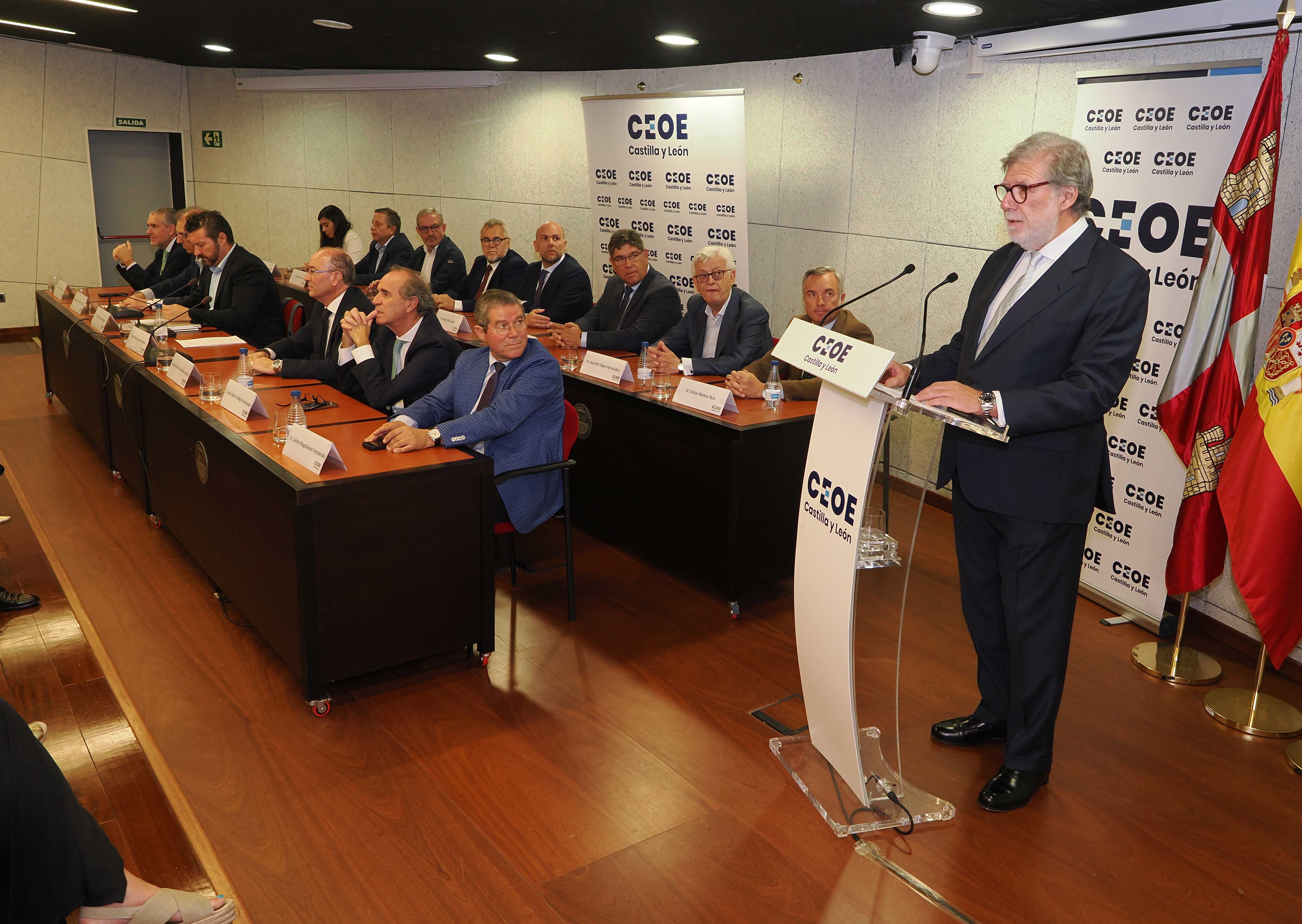 Un instante de la intervención del consejero de Economía y Hacienda y portavoz de la Junta de Castilla y León, Carlos Fernández Carriedo. | R.VALTERO Un instante de la intervención del consejero de Economía y Hacienda y portavoz de la Junta de Castilla y León, Carlos Fernández Carriedo. | R.VALTERO