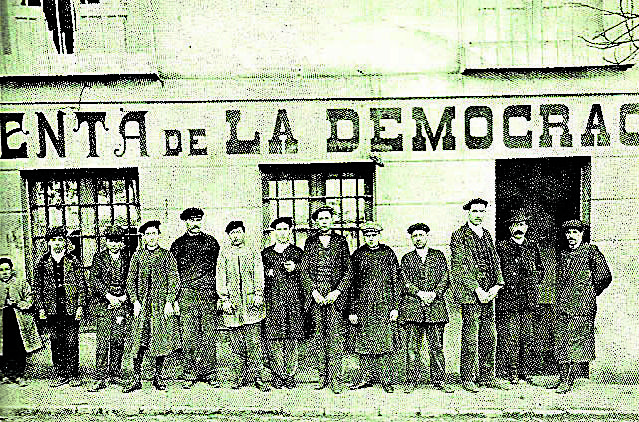  ‘Senos turgentes y golpe de Estado’ . | L.N.C.