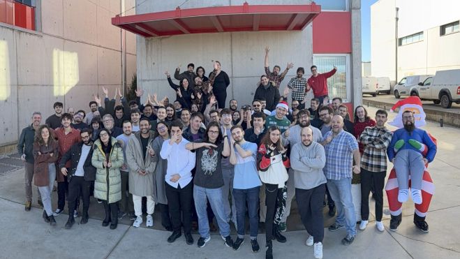 Foto de familia de la plantilla de Technosylva en León, que ya ha crecido desde la celebración navideña de principios de año.