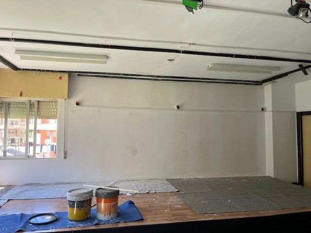 Pintura y saneamiento en el Colegio Barrio de los Judíos.